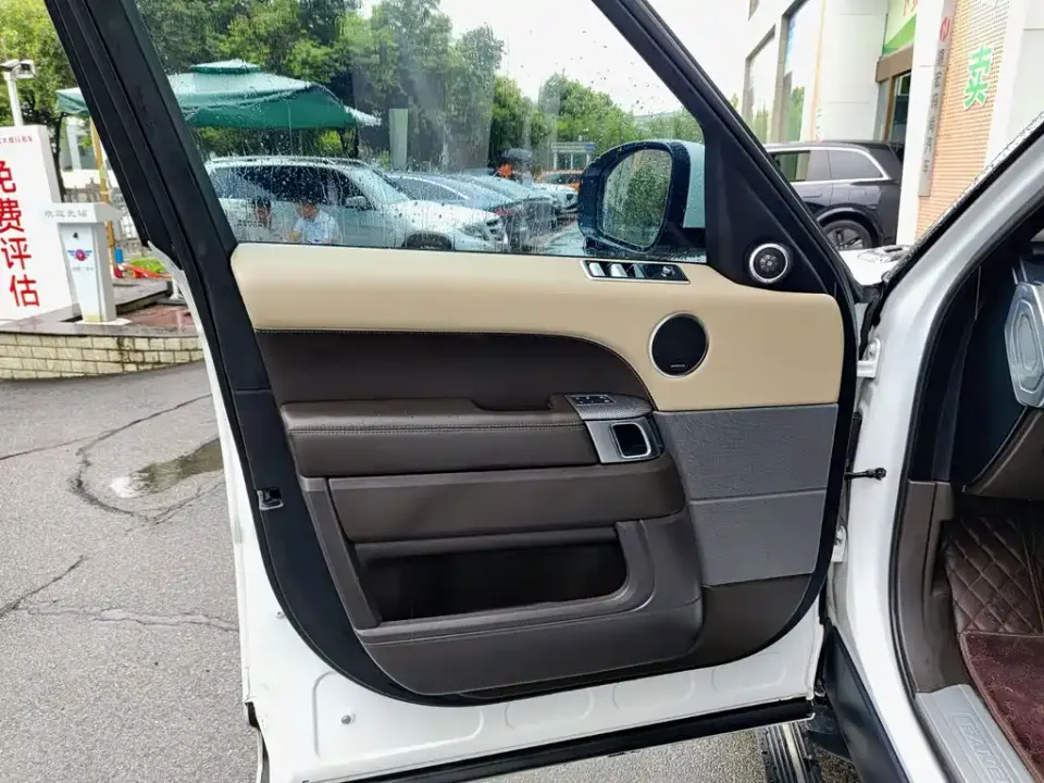 Land Rover Sport