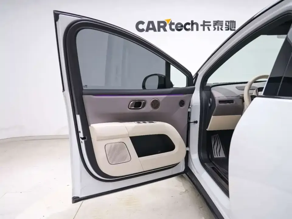 Li Li i6
