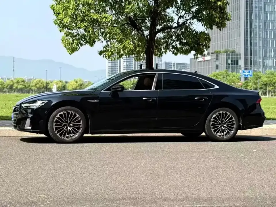 Audi A7L