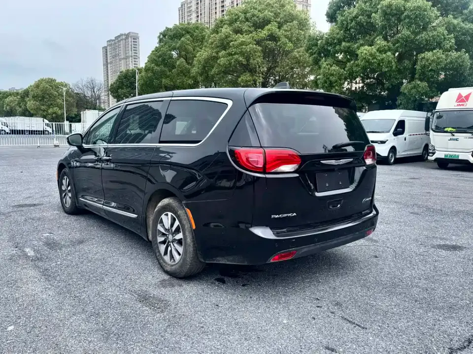 Chrysler Grand Voyager PHEV (Import)