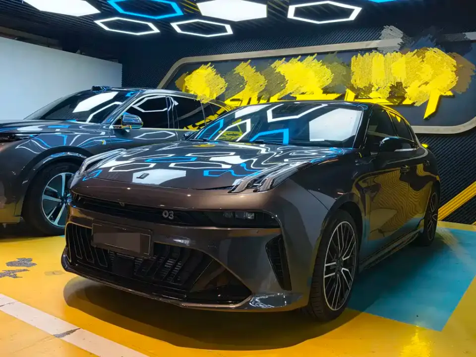 Lynk & Co 03