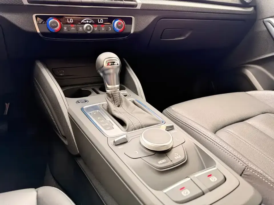 Audi Q2L