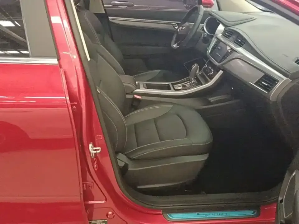 Geely Emgrand GS