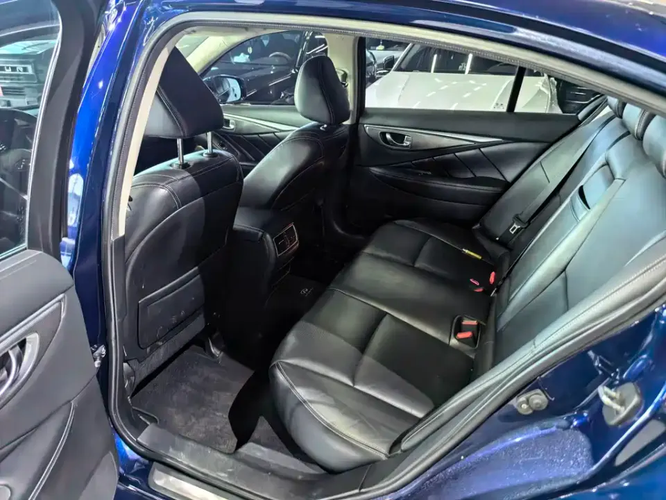 Infiniti Q50L