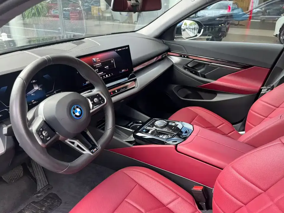 BMW i5