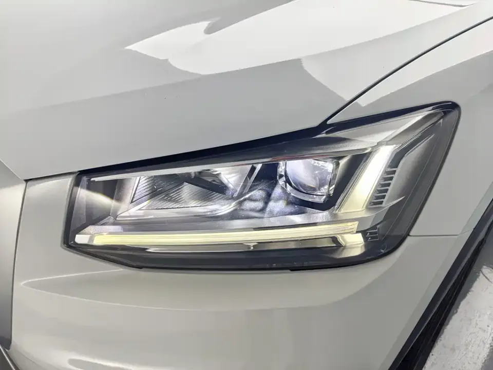 Audi Q2L e-tron