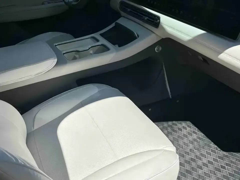 Hongqi Hongqi HS6 PHEV