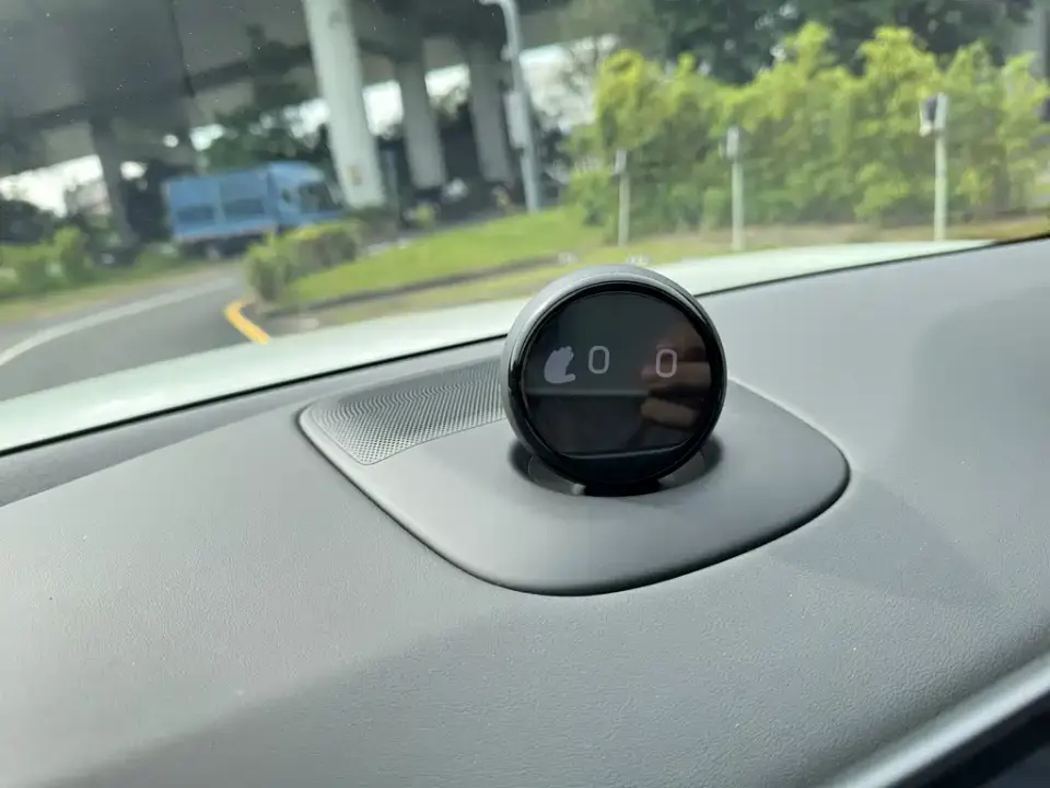 Nio ES8