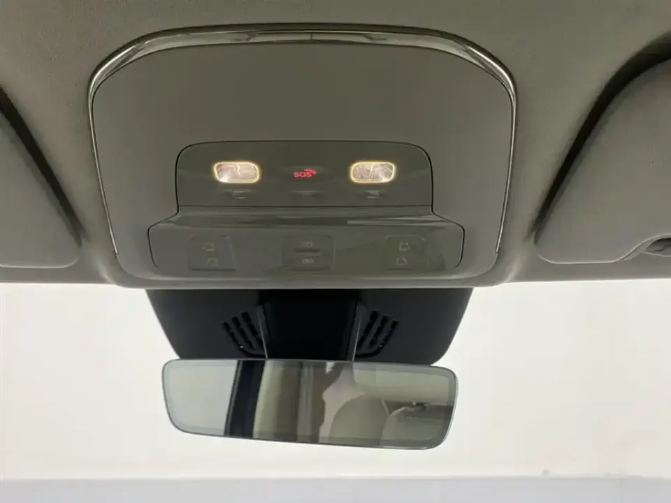 Volvo EM90