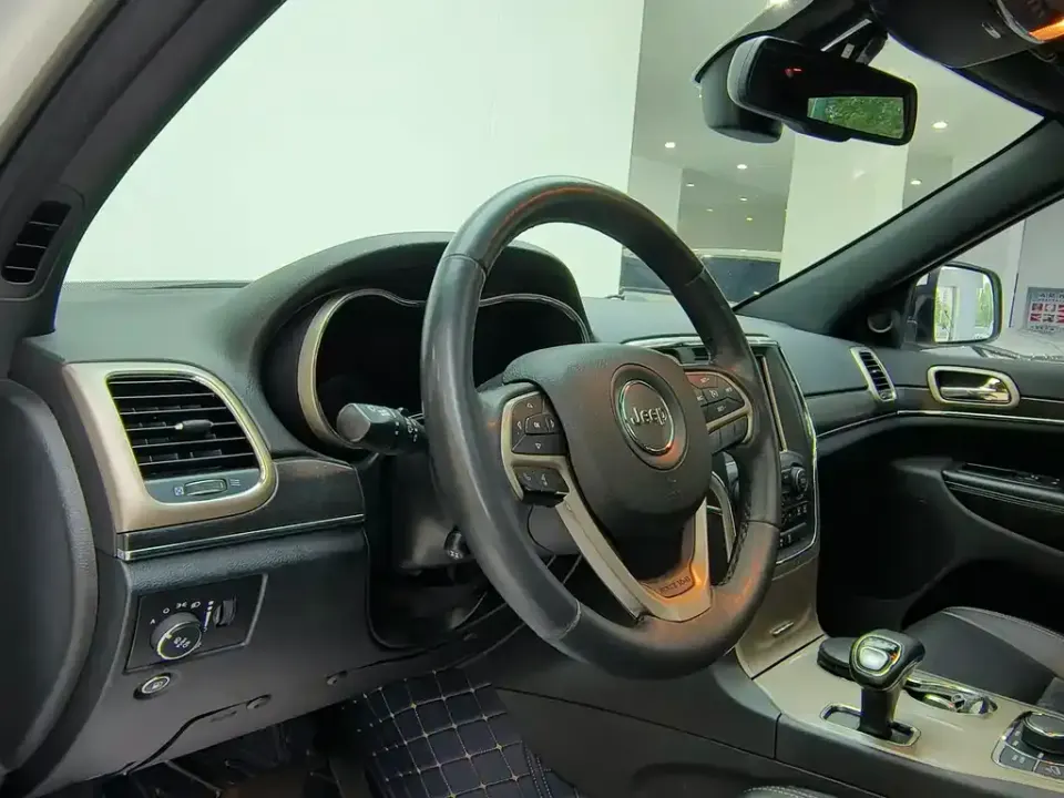 Jeep Grand Cherokee (Import)