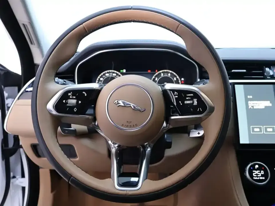 Jaguar XFL
