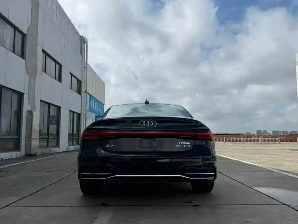 Audi A7L