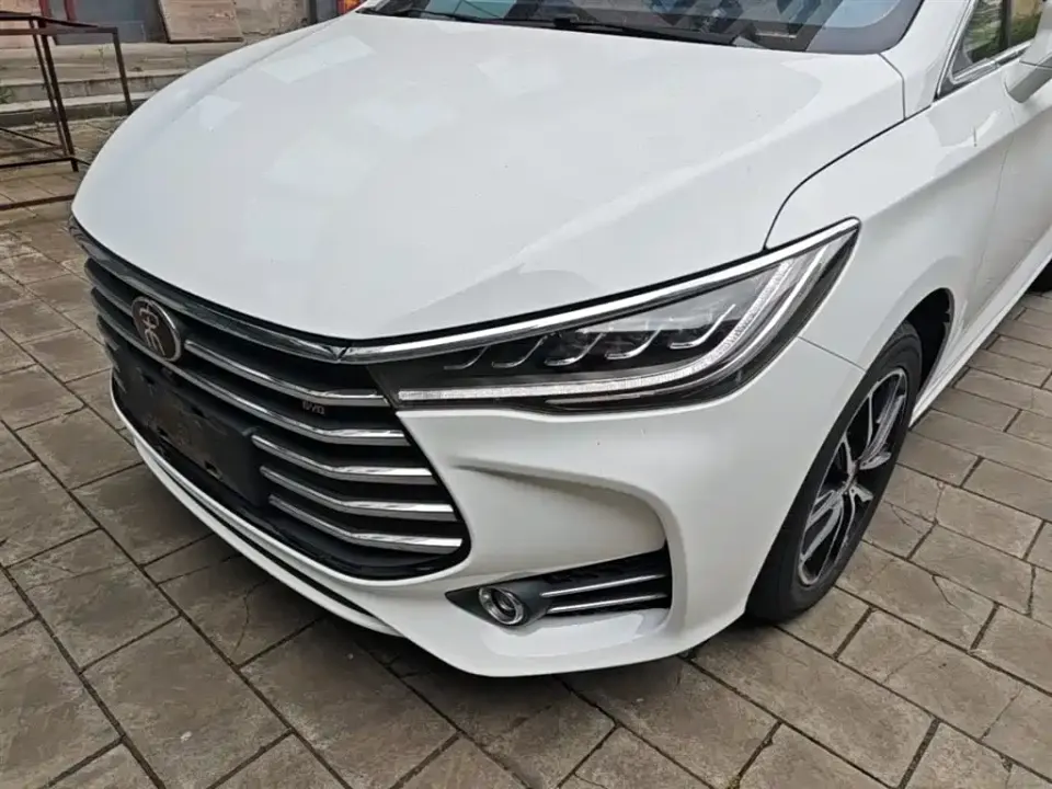 BYD MAX