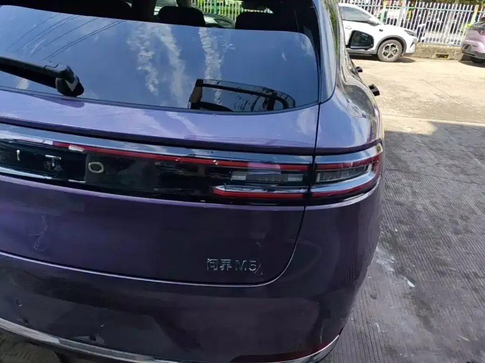 AITO AITO M5