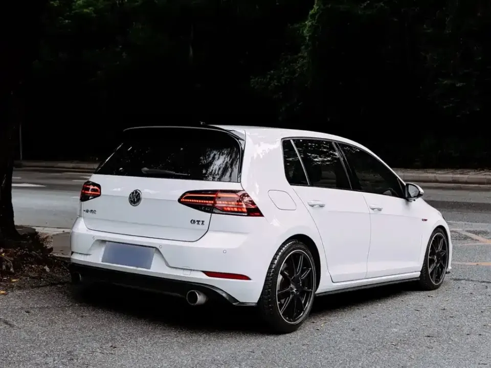 Volkswagen Golf GTI