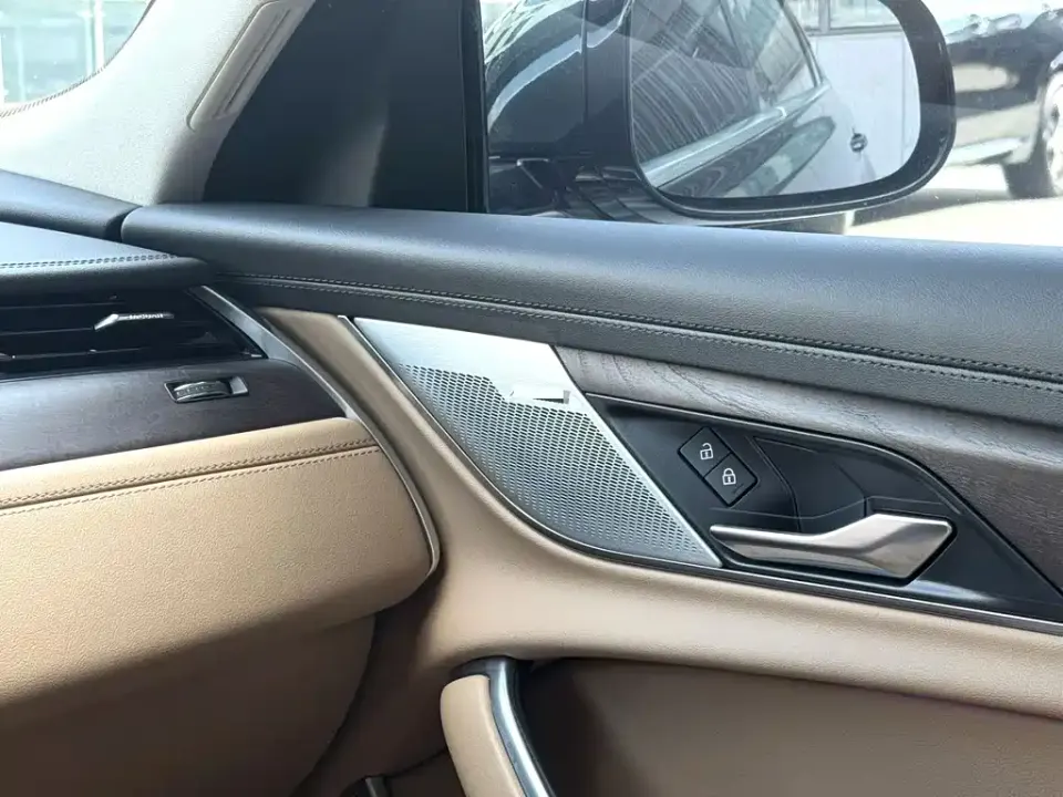 Jaguar XFL