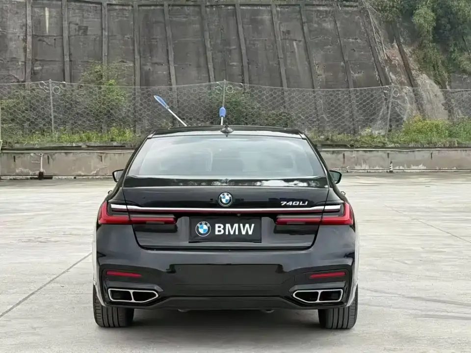 BMW 7-Series