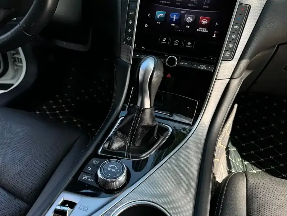Infiniti Q50L