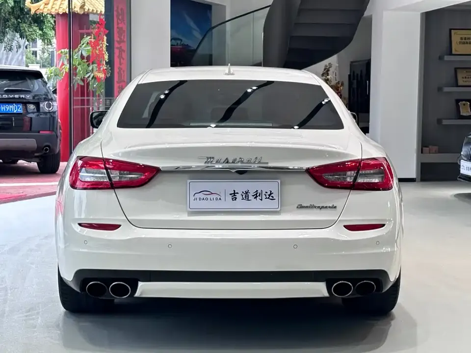 Maserati Quattroporte