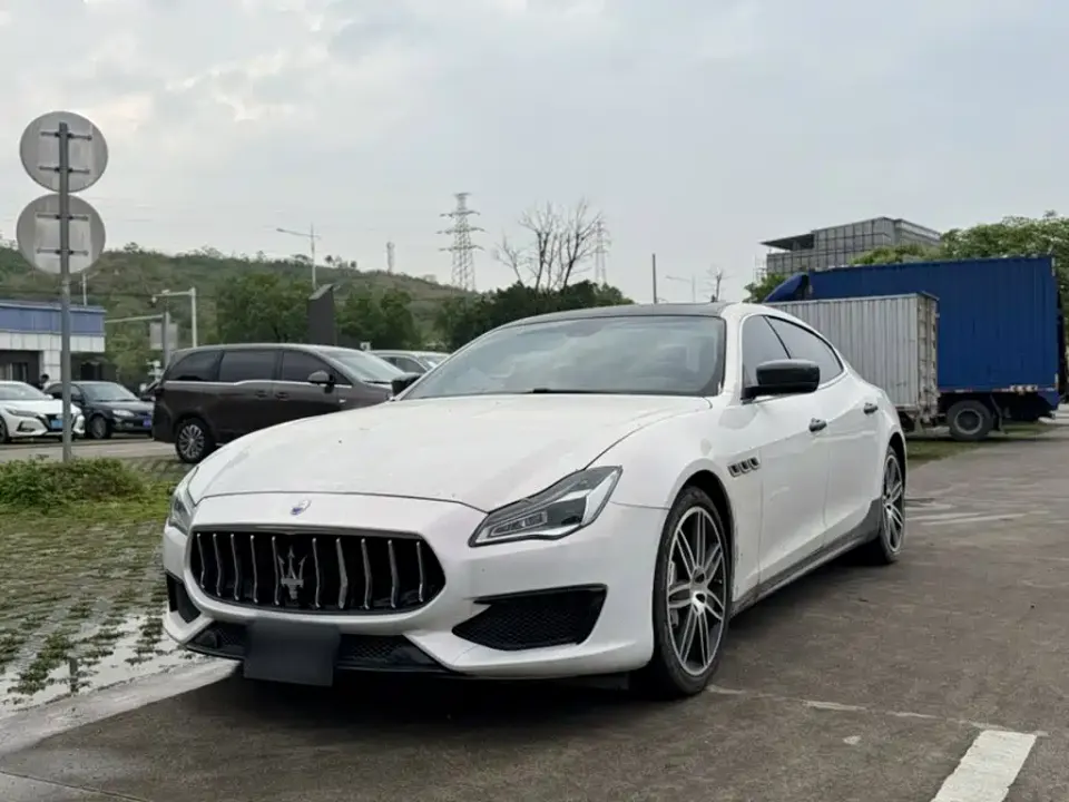 Maserati Quattroporte