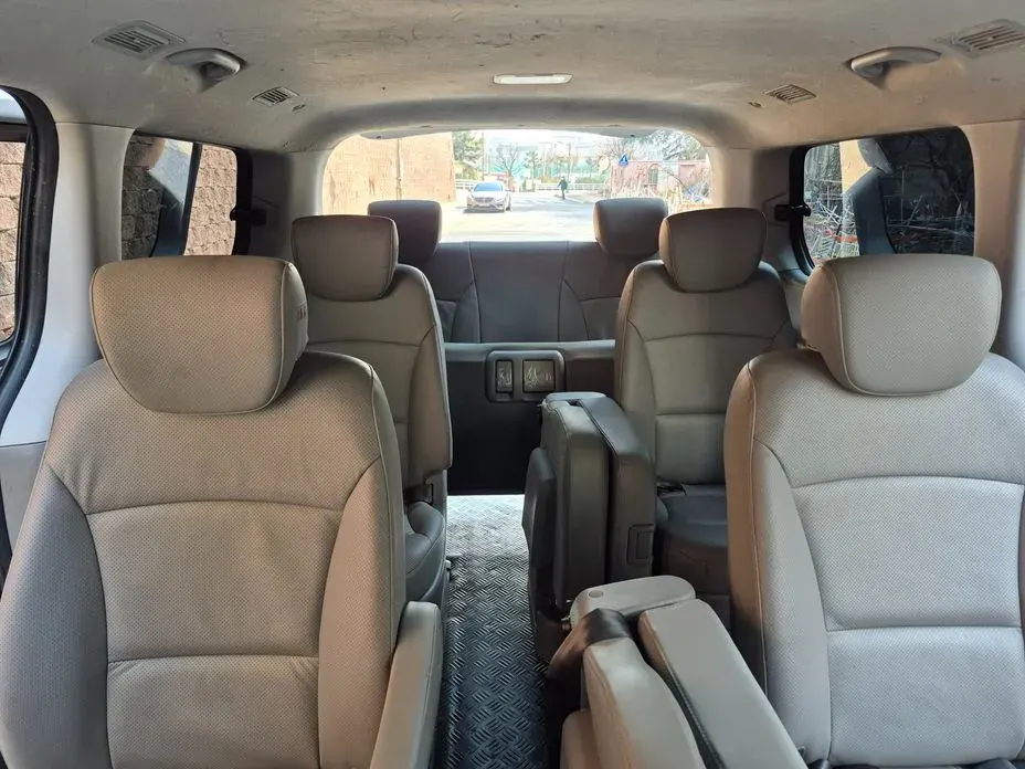 Hyundai Starex
