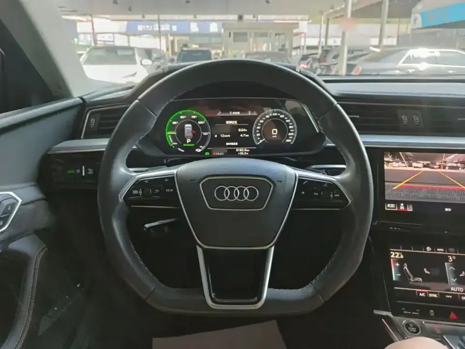 Audi e-tron