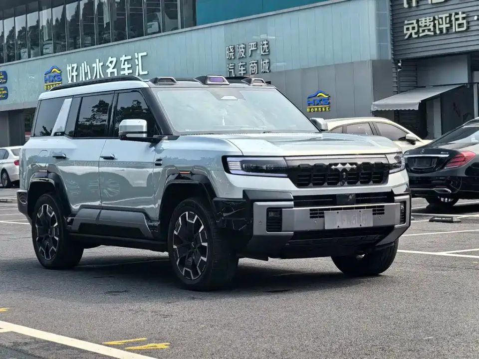 Fang Cheng Bao Leopard 8