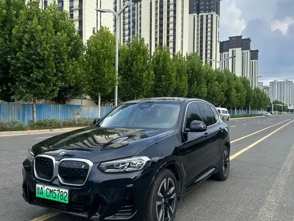 BMW iX3