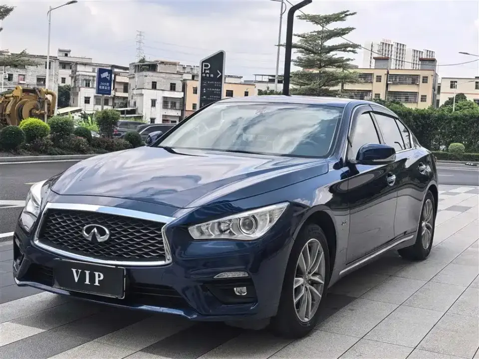 Infiniti Q50L