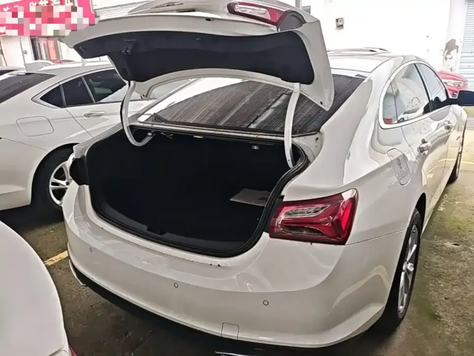 Chevrolet Malibu XL