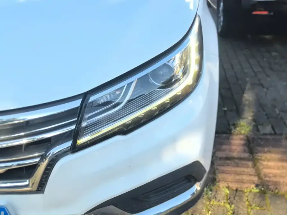 Roewe RX3