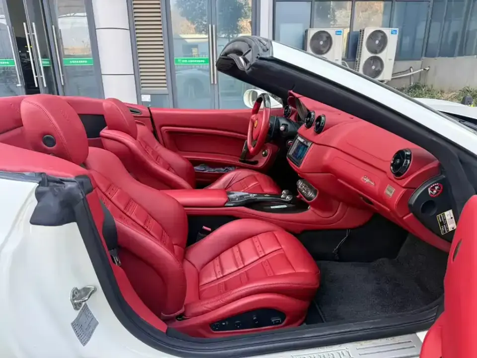 Ferrari California T