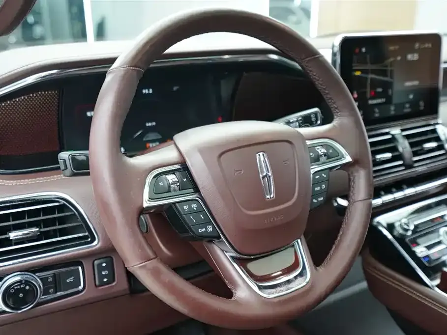 Lincoln Navigator