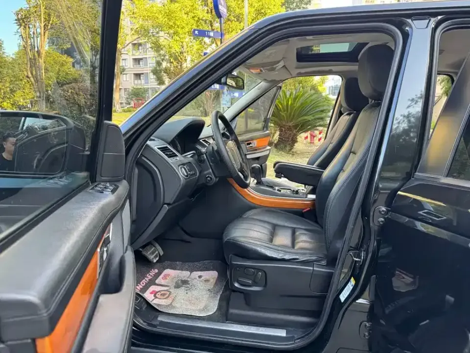 Land Rover Sport