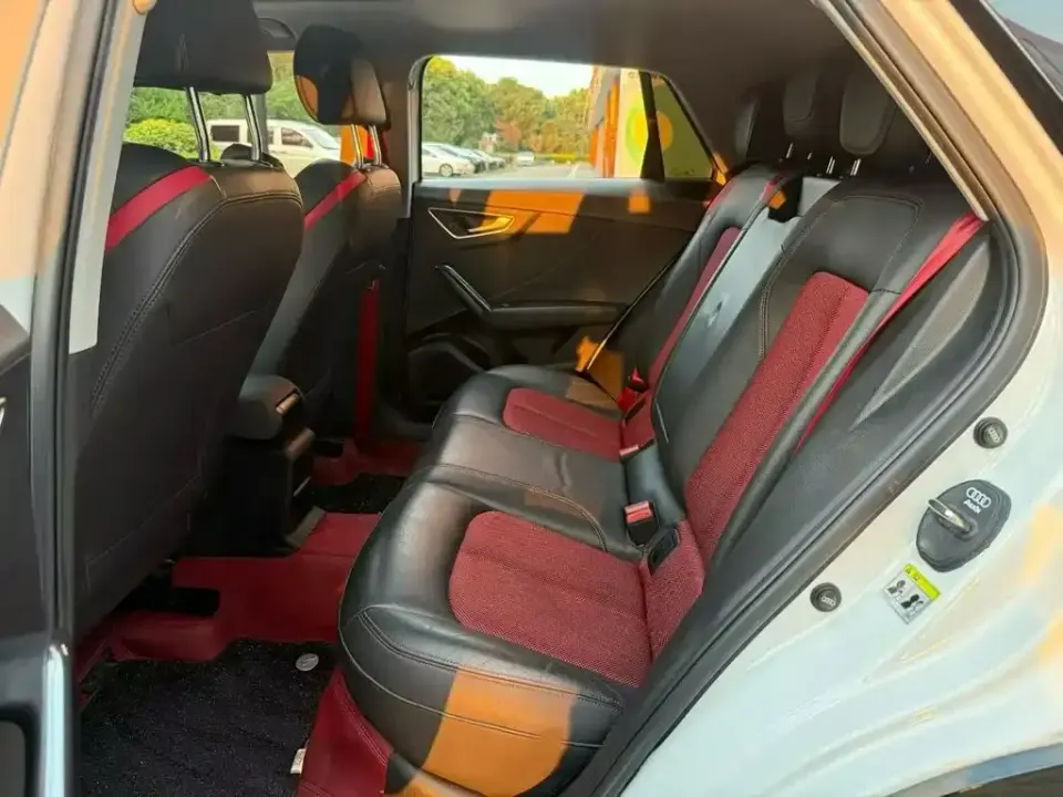Audi Q2L