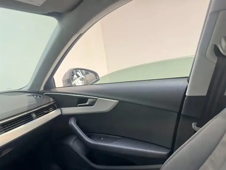 Audi A4 (Import)
