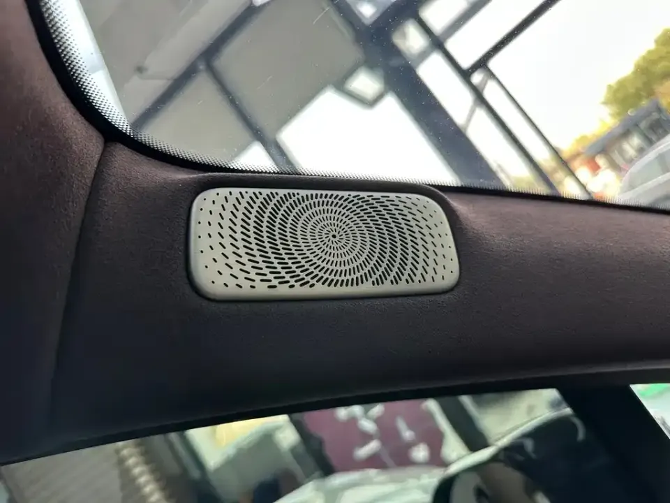 Nio ES9