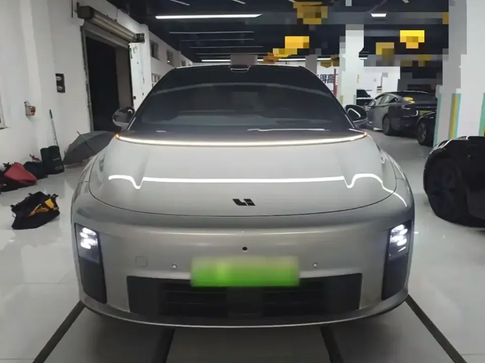 Li Li i6