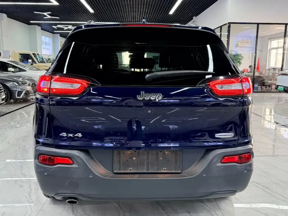 Jeep Cherokee (Import)