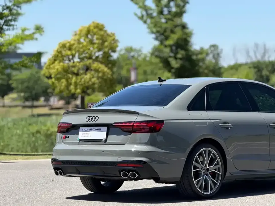 Audi S4