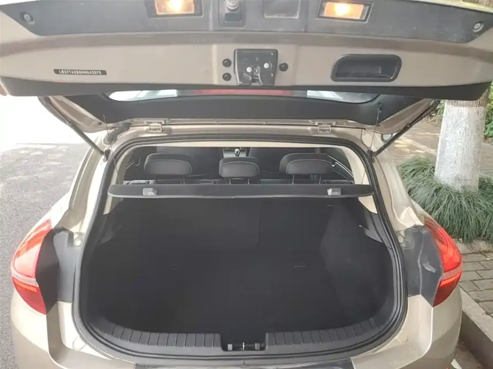 Geely Emgrand GS