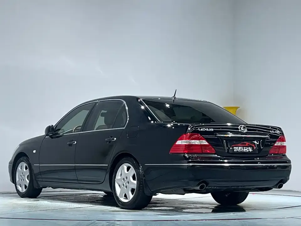 Lexus LS