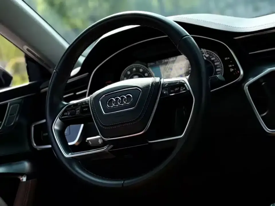 Audi A7L