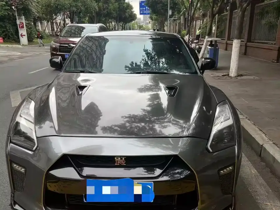 Nissan GT-R