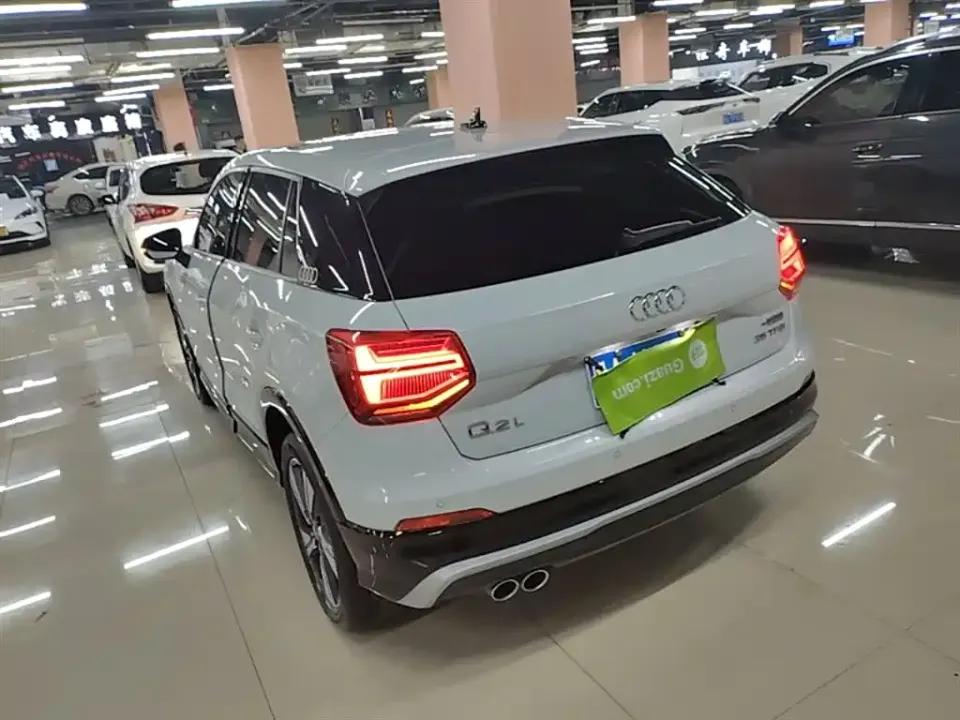 Audi Q2L