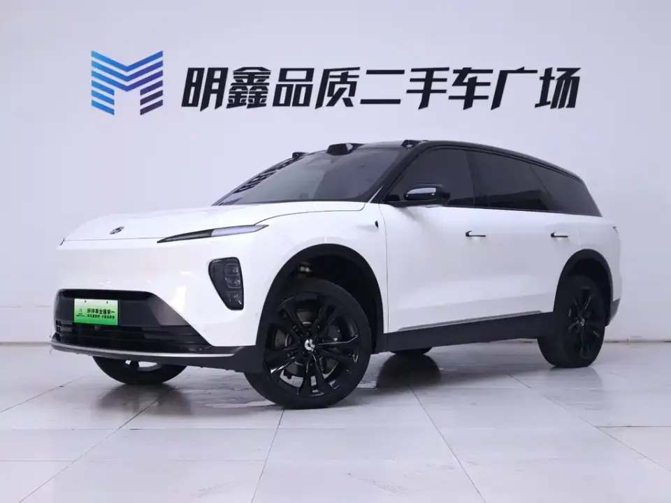 Nio ES8