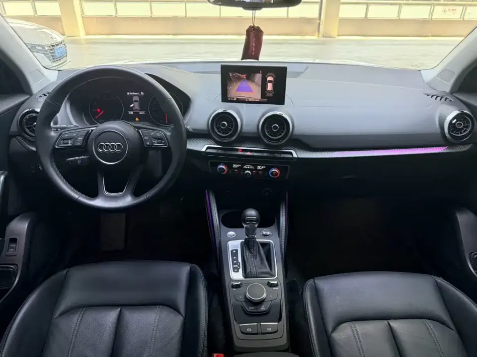 Audi Q2L