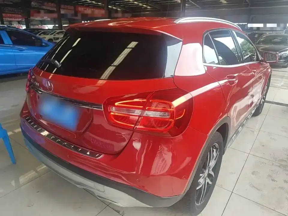 Mercedes-Benz GLA