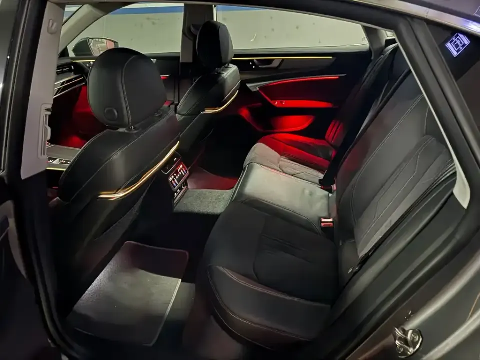 Audi A7L