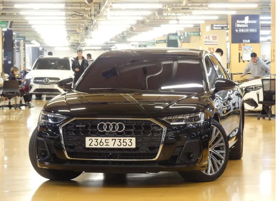 Audi A8